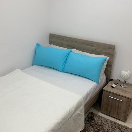 Żebbuġ Your Elegant Home Away From Home Shared Apartment Only With Host מראה חיצוני תמונה